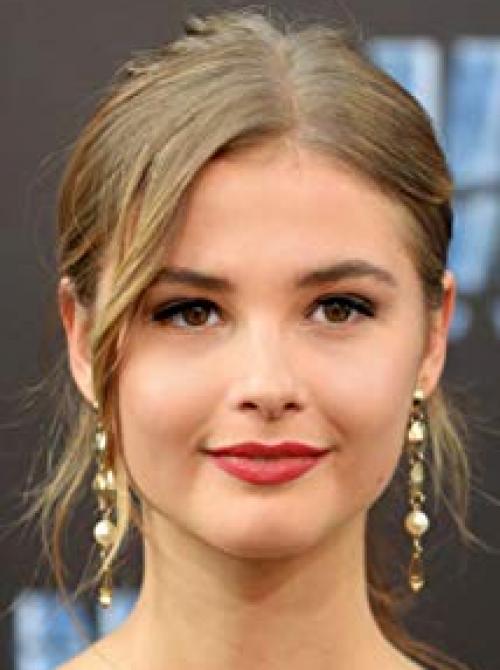 Stefanie Scott