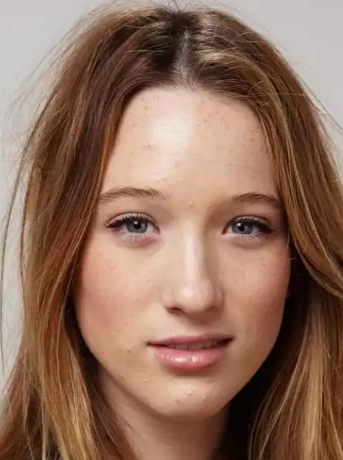 Sophie Lowe