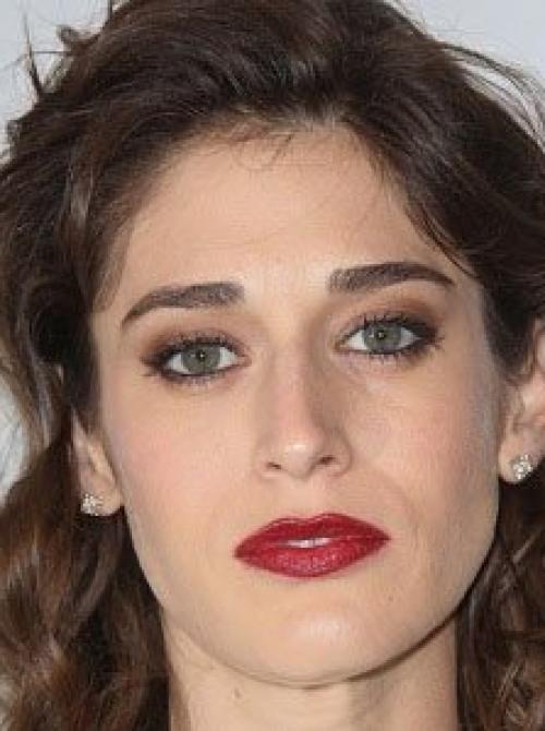 Lizzy Caplan