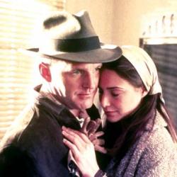 Claire Forlani