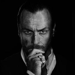 Toby Stephens