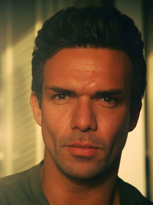 Darren Shahlavi