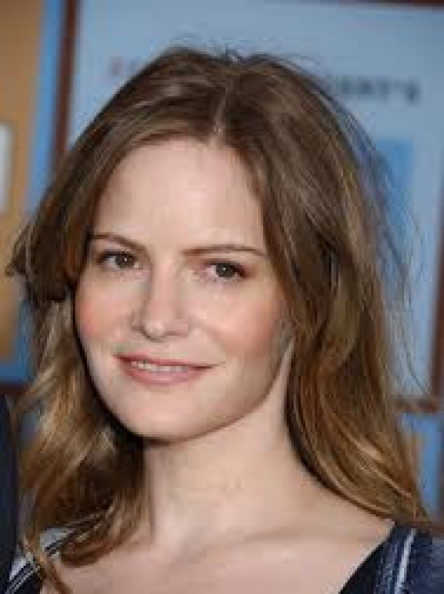 Jennifer Jason Leigh