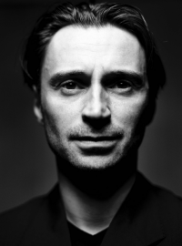 Robert Carlyle