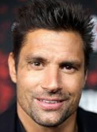 Manu Bennett