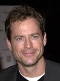 Greg Kinnear