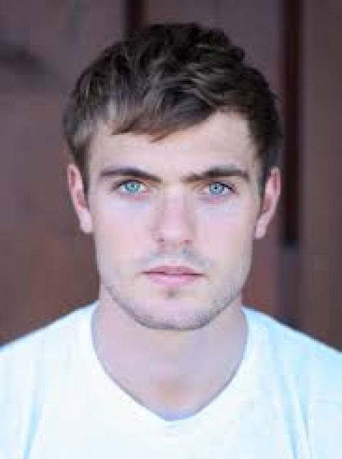 Alex Roe