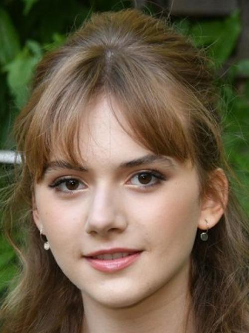 Emilia Jones