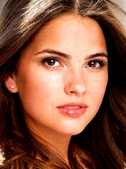 Shelley Hennig