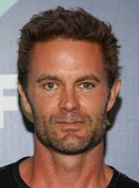 Garret Dillahunt