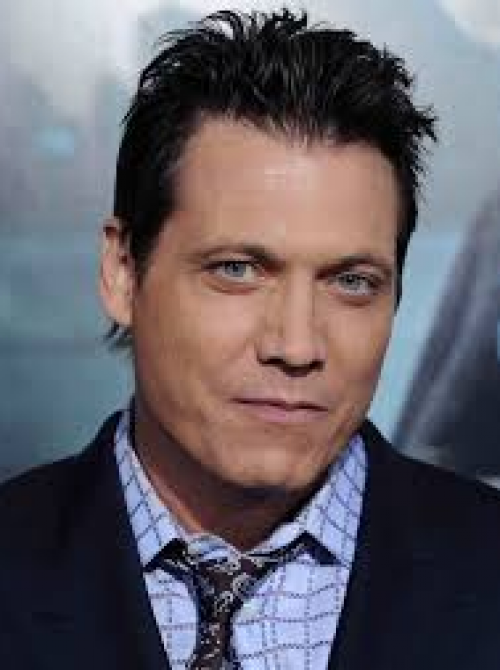 Holt McCallany